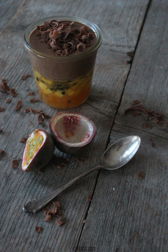 frauv_Schokoladencrème mit Mango-Passionsfrucht-Kompott_IMG_5964